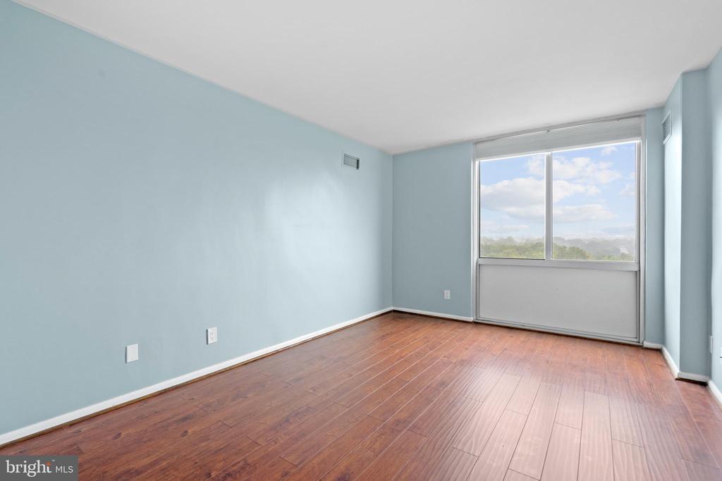 5101 RIVER ROAD Unit: 1504