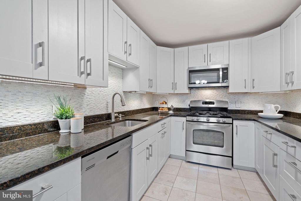 5101 RIVER ROAD Unit: 1504