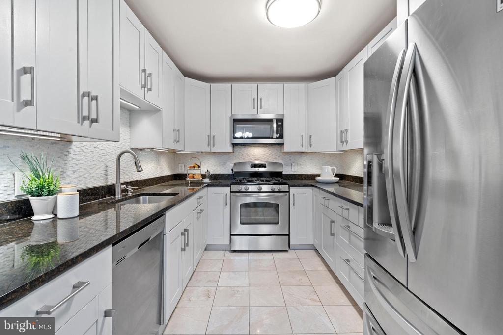 5101 RIVER ROAD Unit: 1504