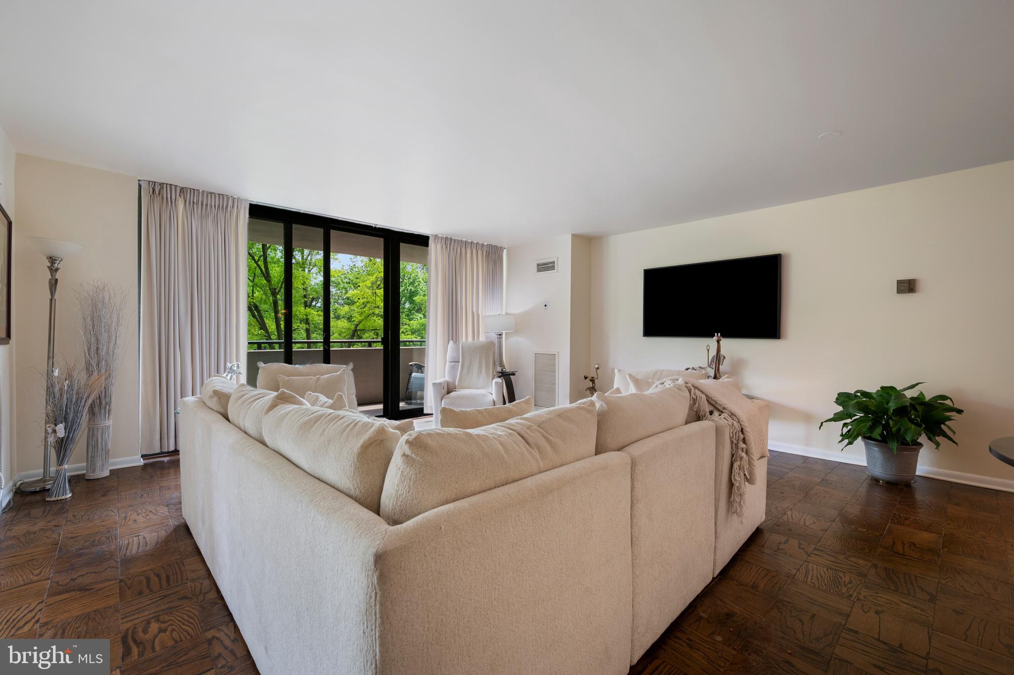 4620 N PARK AVENUE 305W