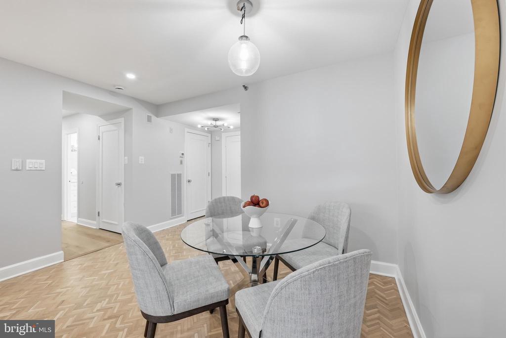 4550 N PARK AVENUE Unit: 807