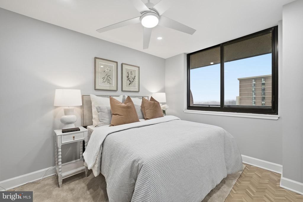 4550 N PARK AVENUE Unit: 807