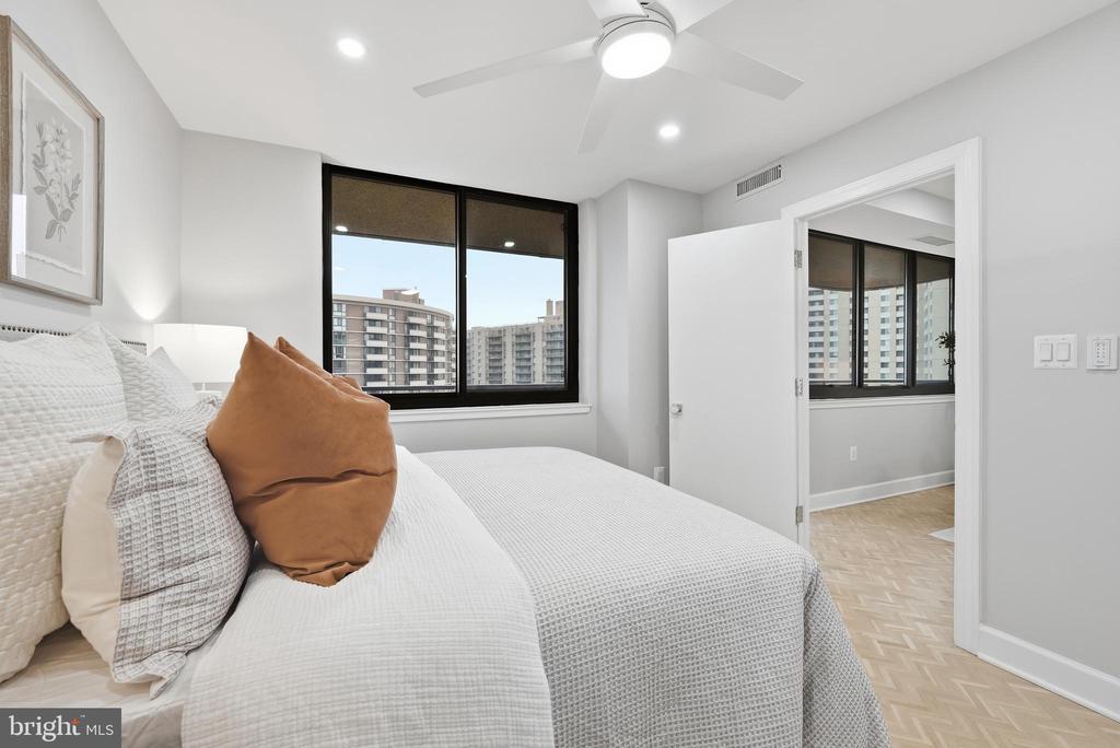 4550 N PARK AVENUE Unit: 807