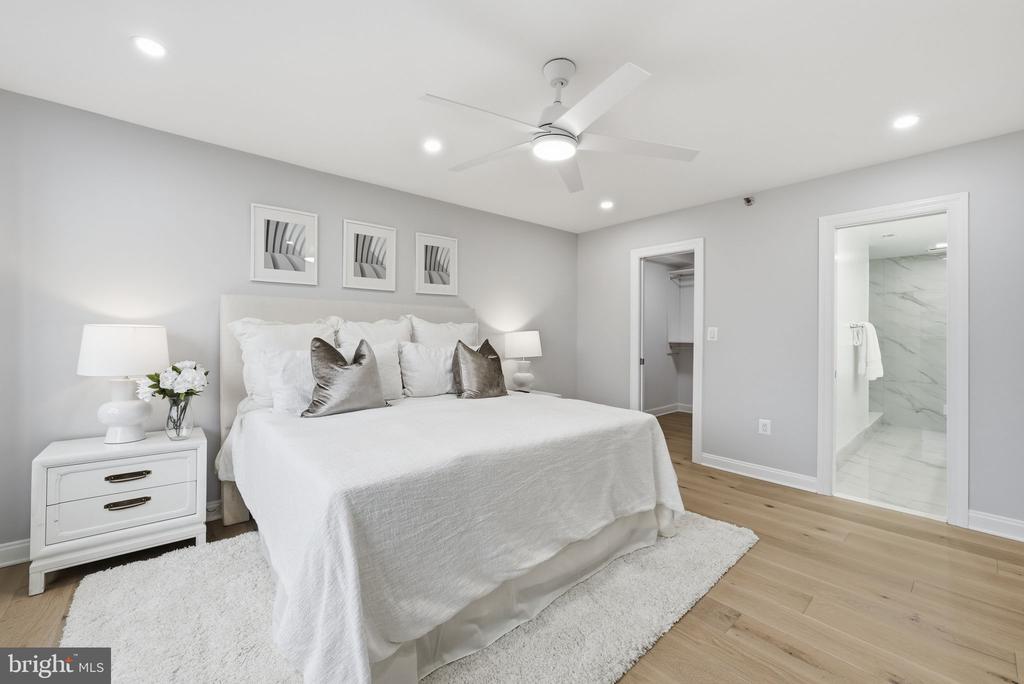 4550 N PARK AVENUE Unit: 807
