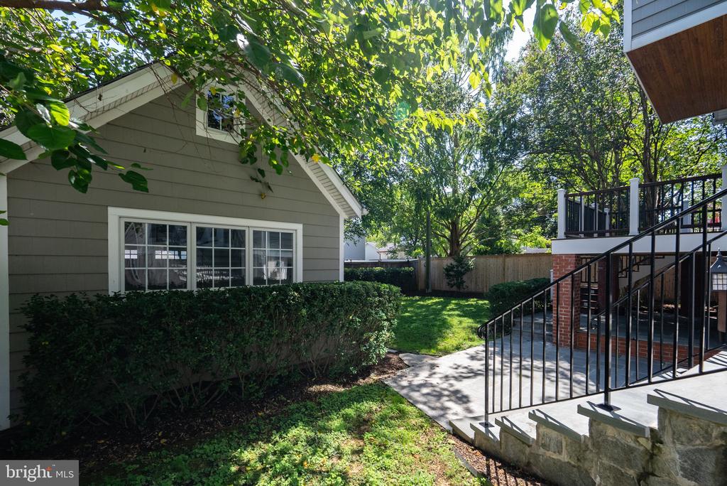 3607 NORRIS PLACE