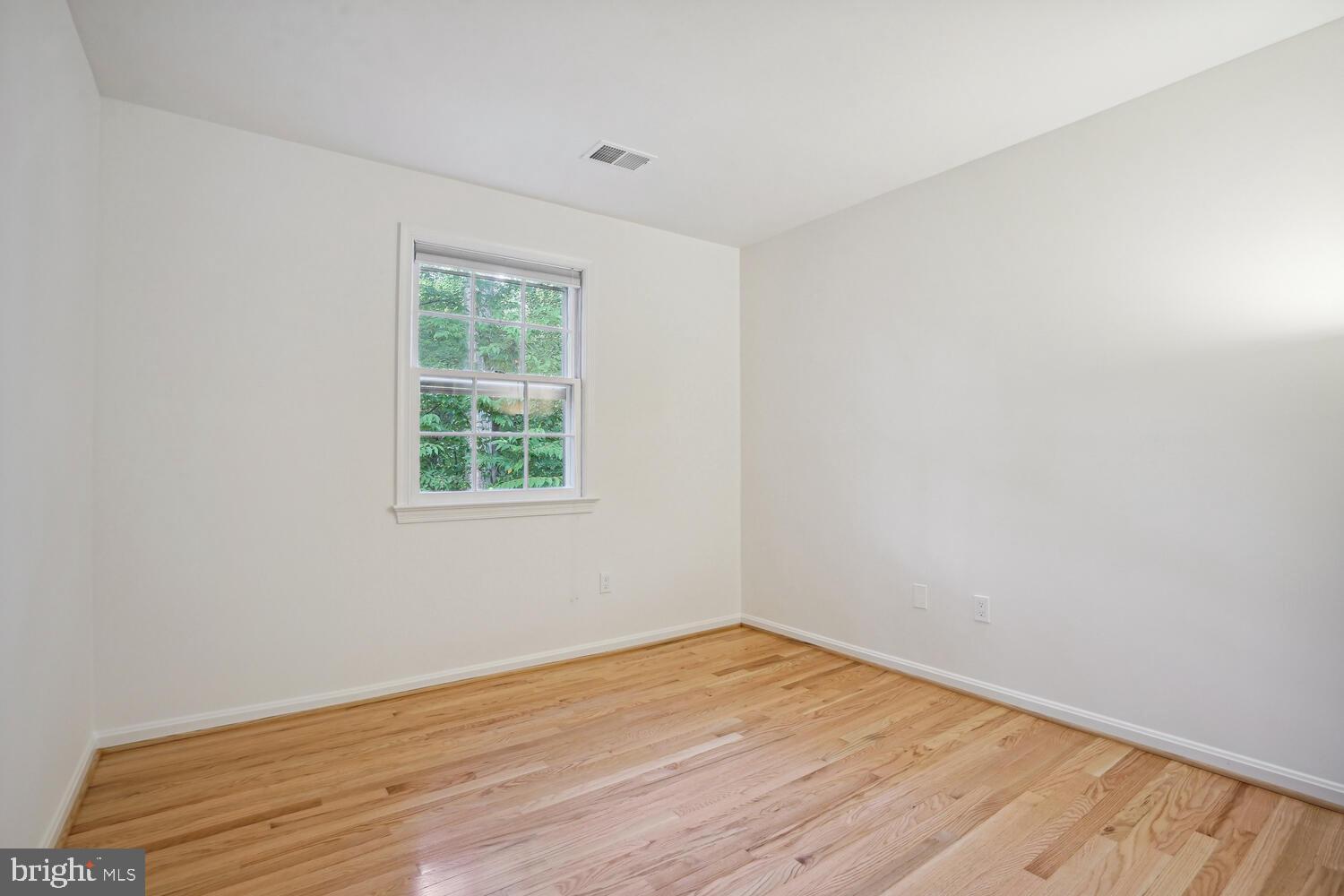 1900 Miracle Ln