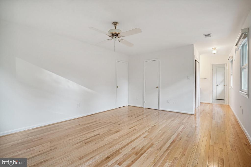 1900 Miracle Ln