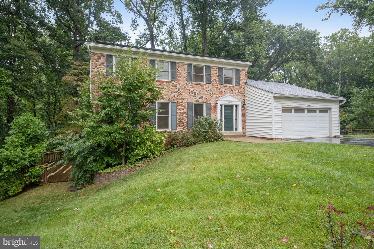 1900 Miracle Ln
