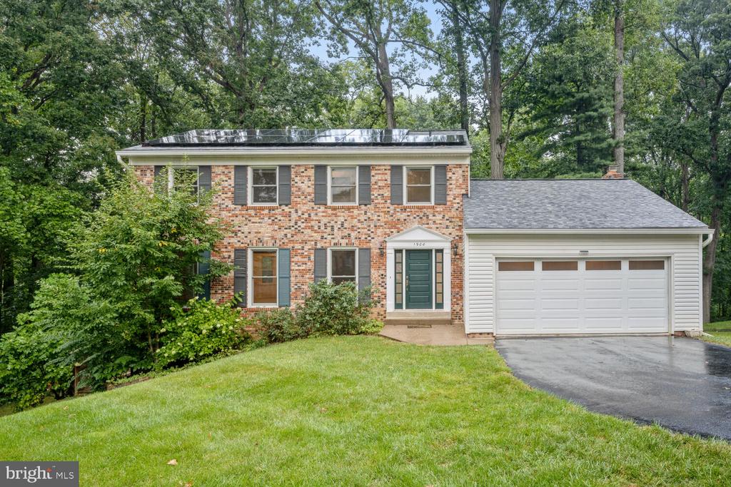 1900 Miracle Ln