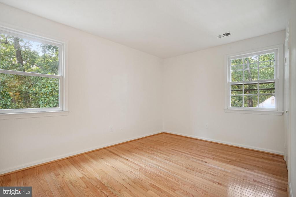 1900 Miracle Ln