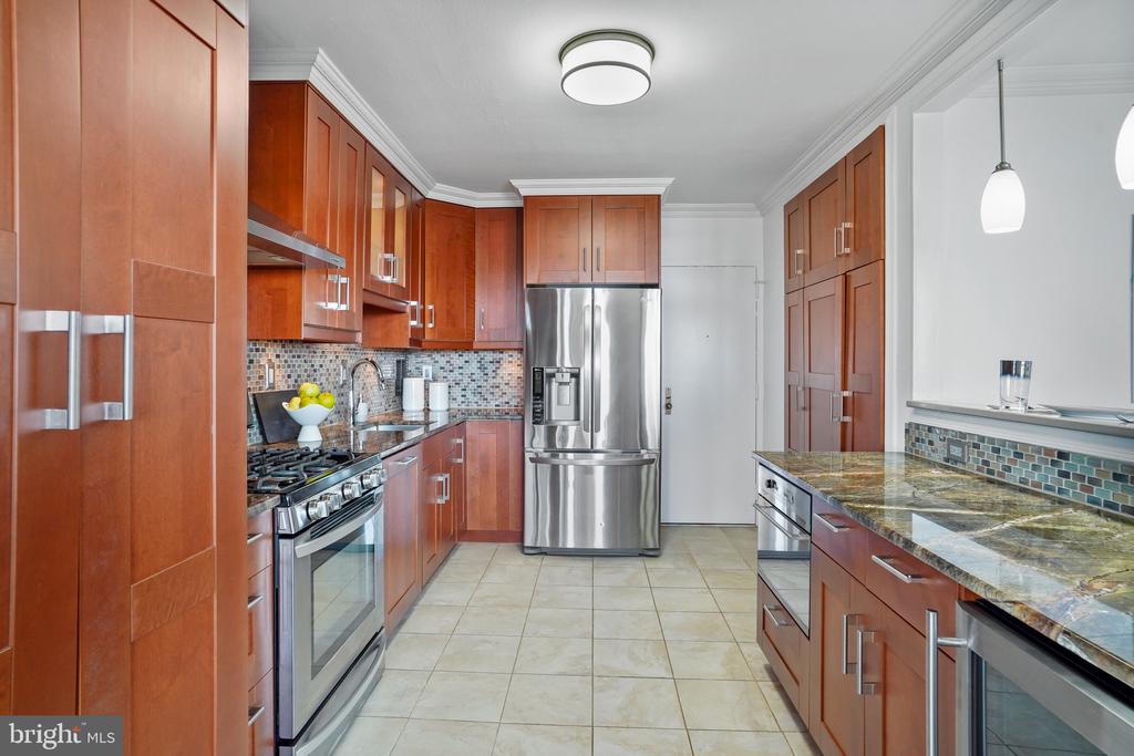 3701 S George Mason Dr #2112n