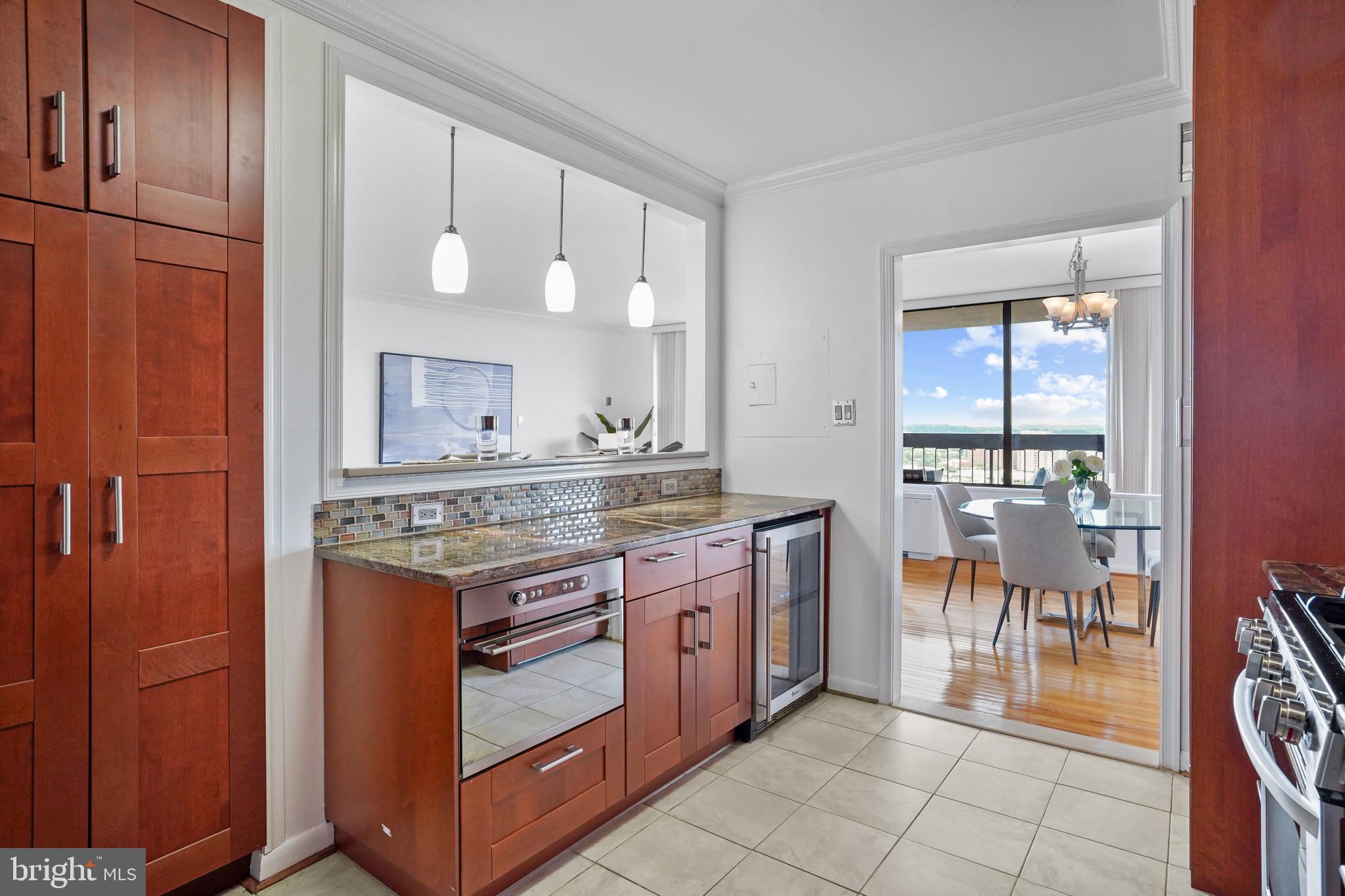 3701 S George Mason Dr #2112n