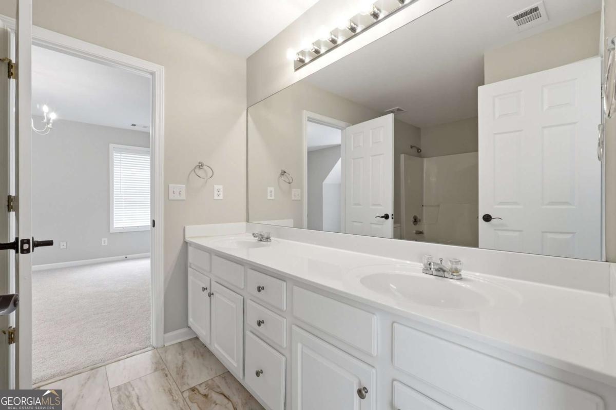 2328 Coinsborough Way