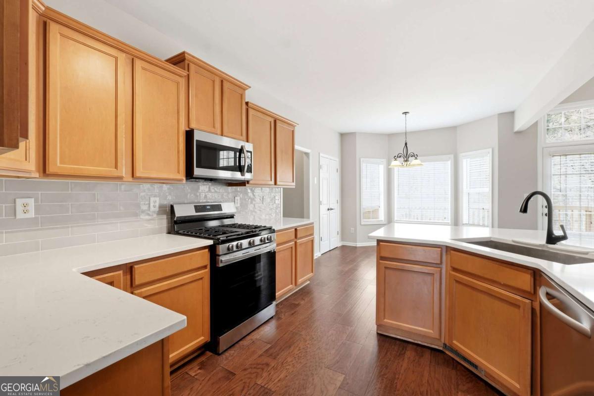 2328 Coinsborough Way