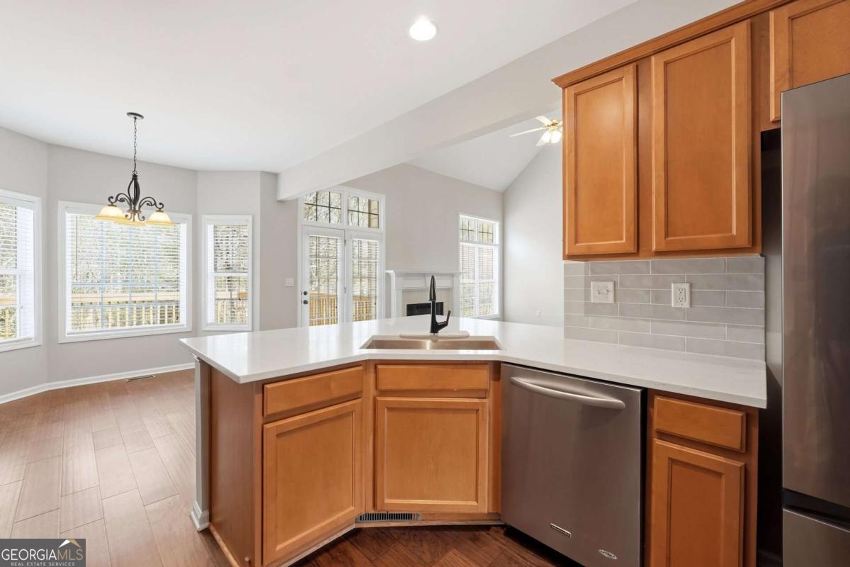 2328 Coinsborough Way