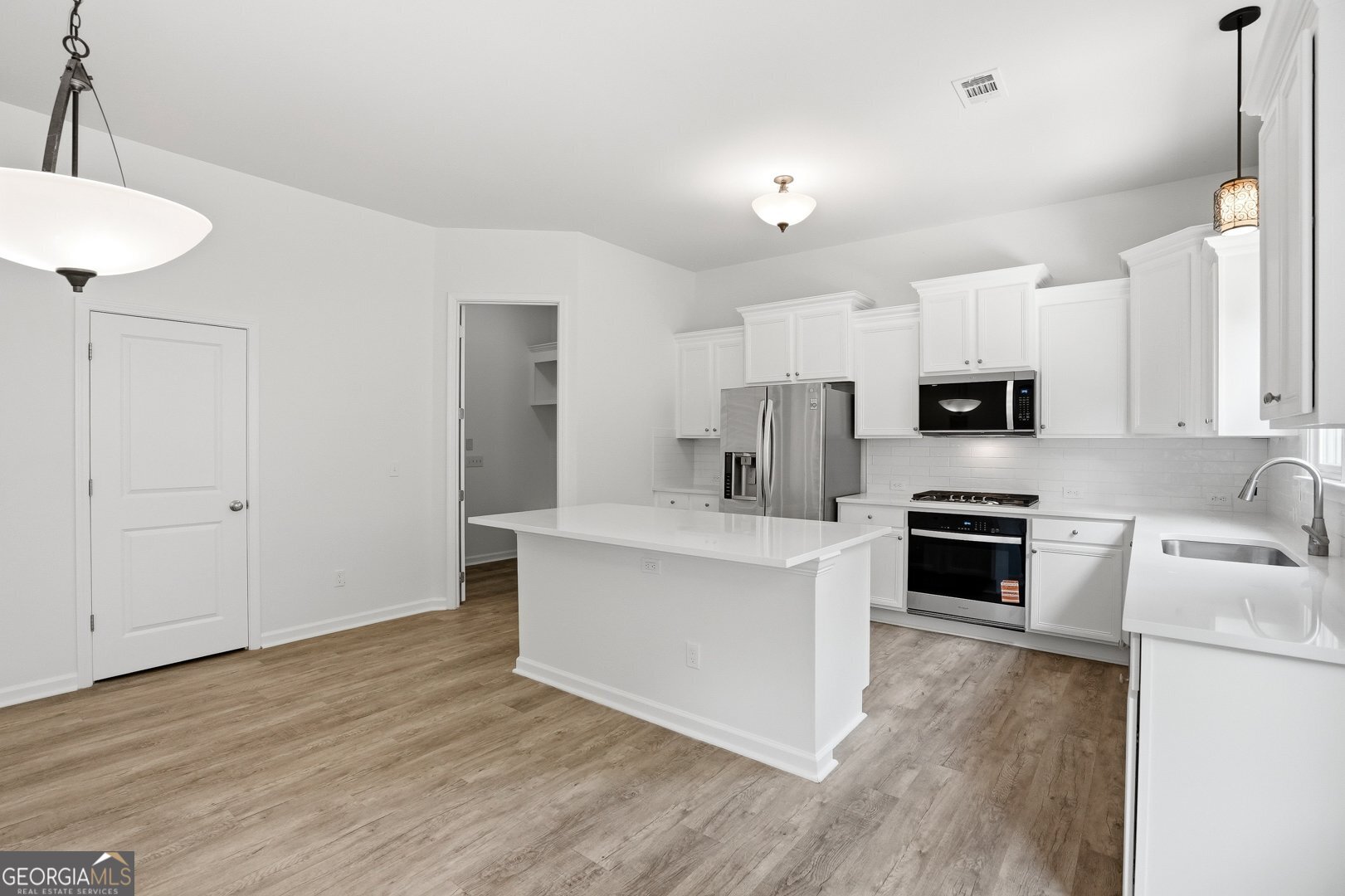 1222 Marinette Way
