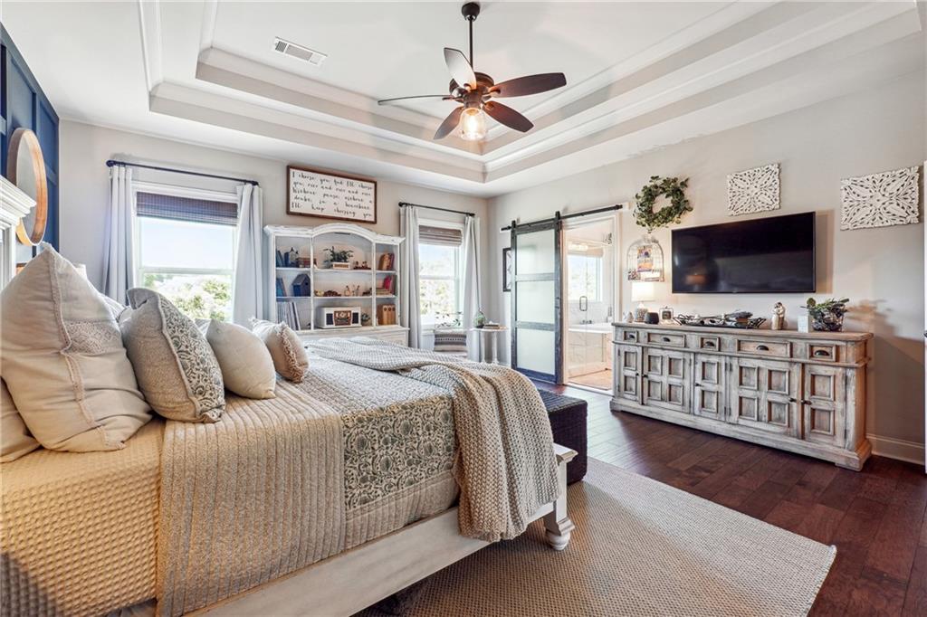 7111 Lake Edge Drive