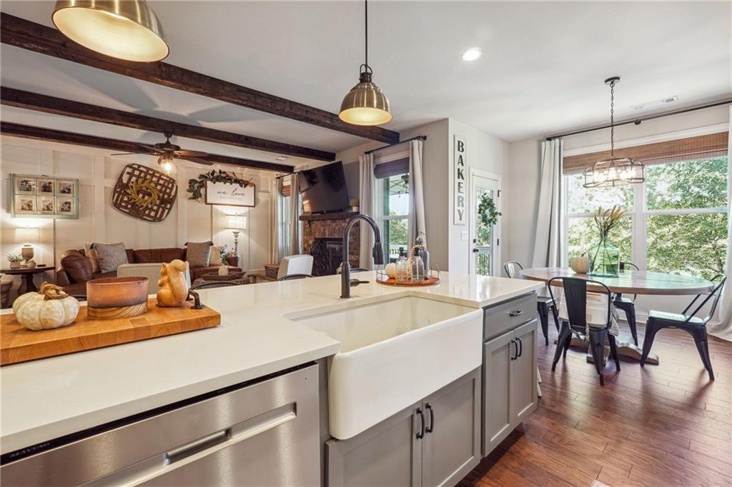 7111 Lake Edge Drive