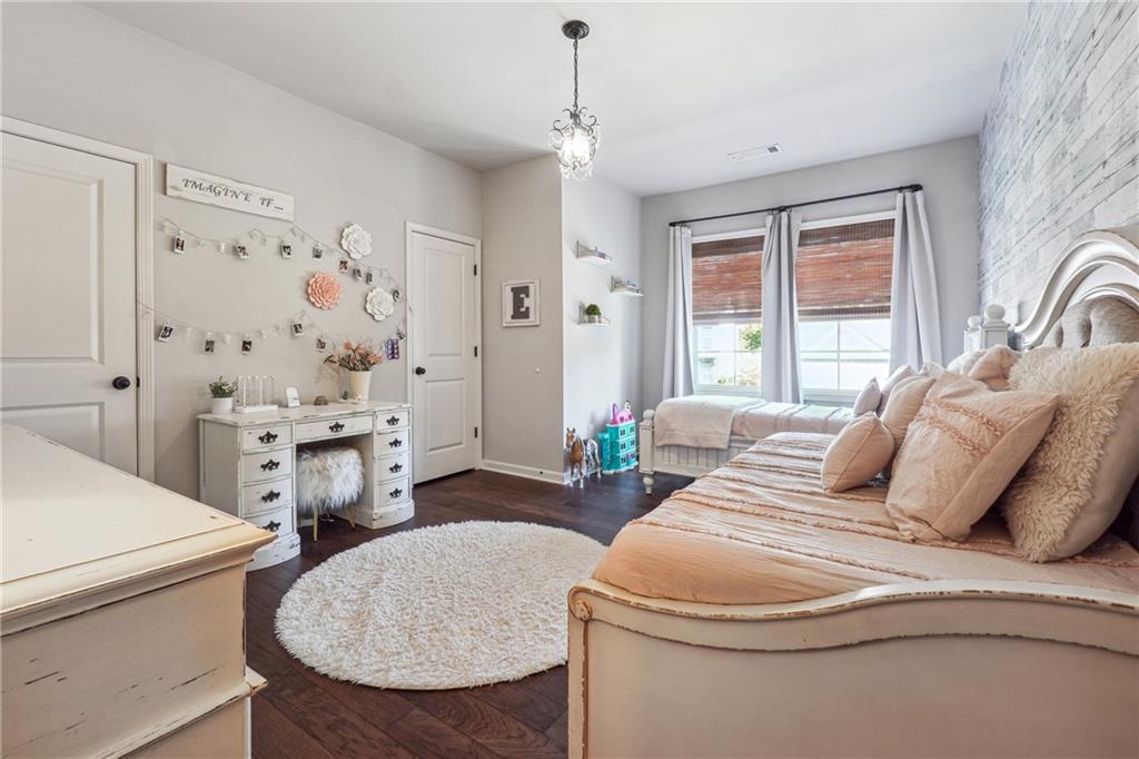 7111 Lake Edge Drive