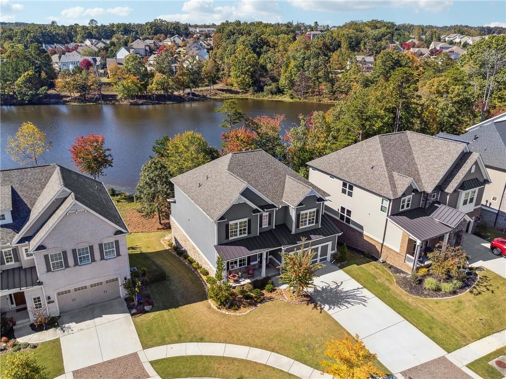 7111 Lake Edge Drive