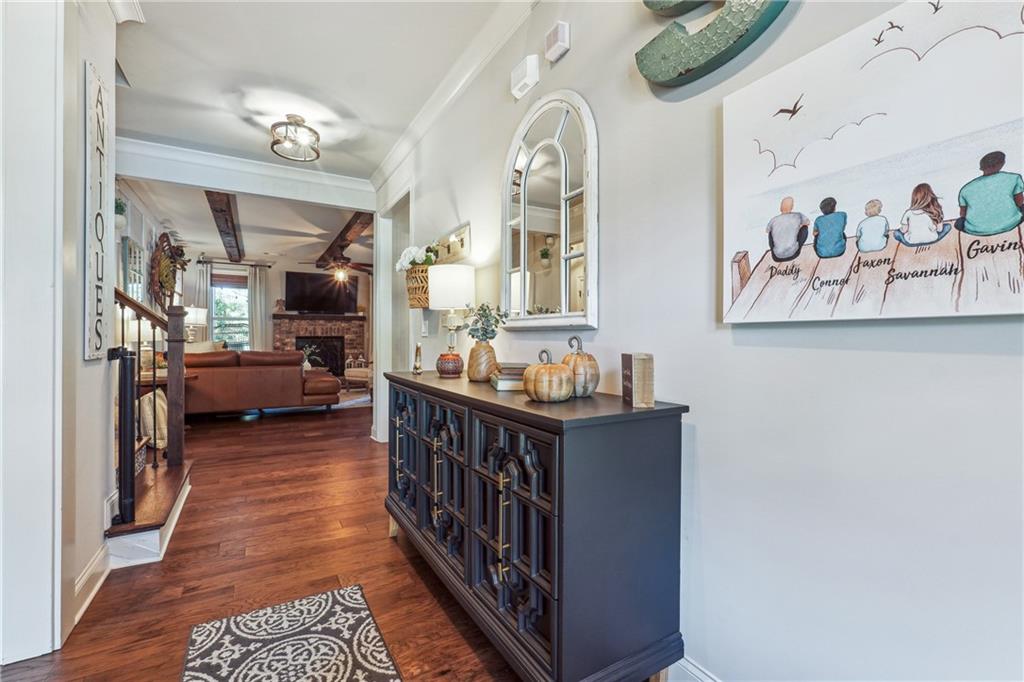 7111 Lake Edge Drive