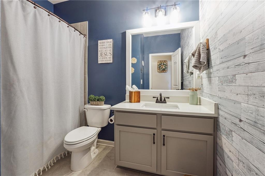 7111 Lake Edge Drive