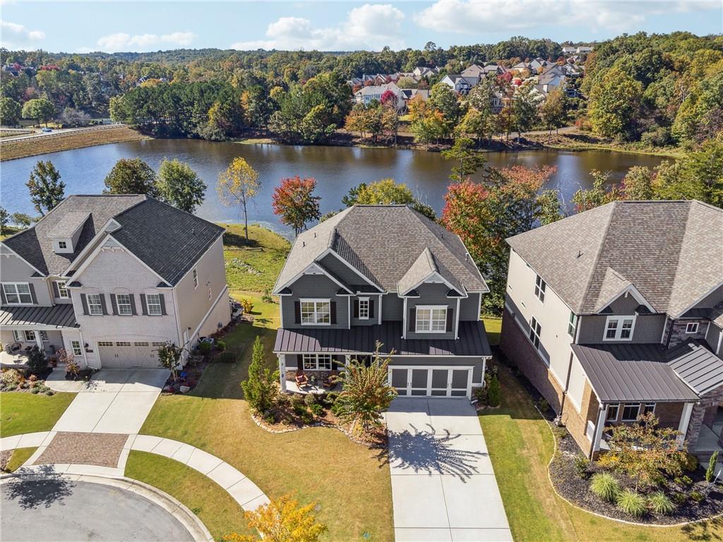 7111 Lake Edge Drive