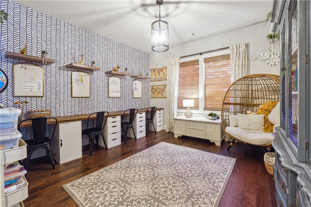 7111 Lake Edge Drive