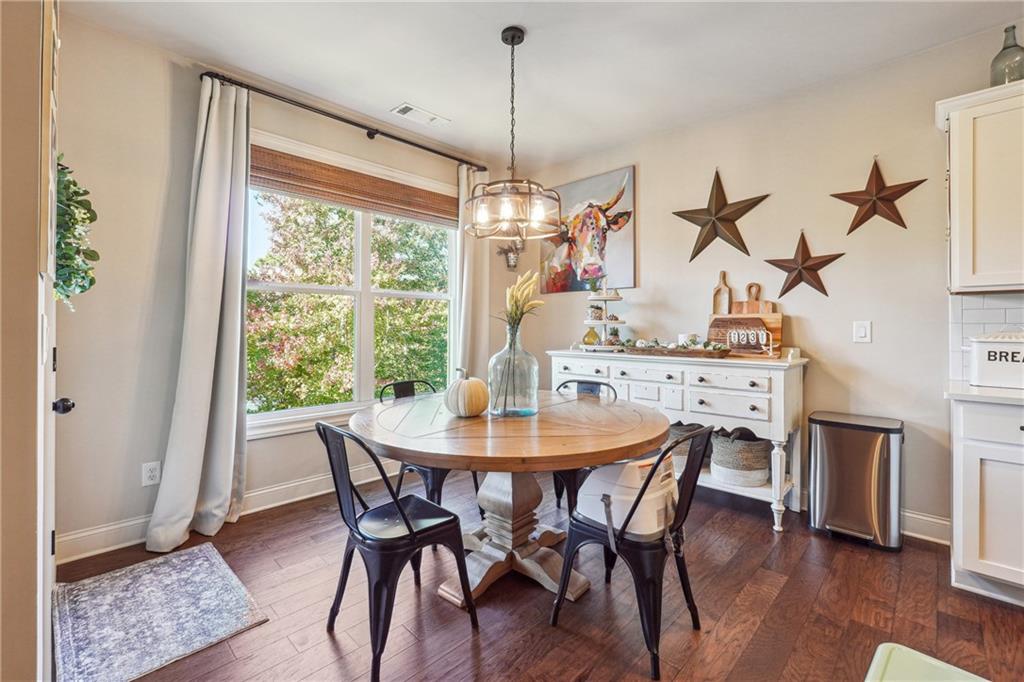 7111 Lake Edge Drive