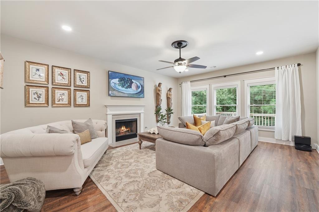 3332 Holly Glen Drive