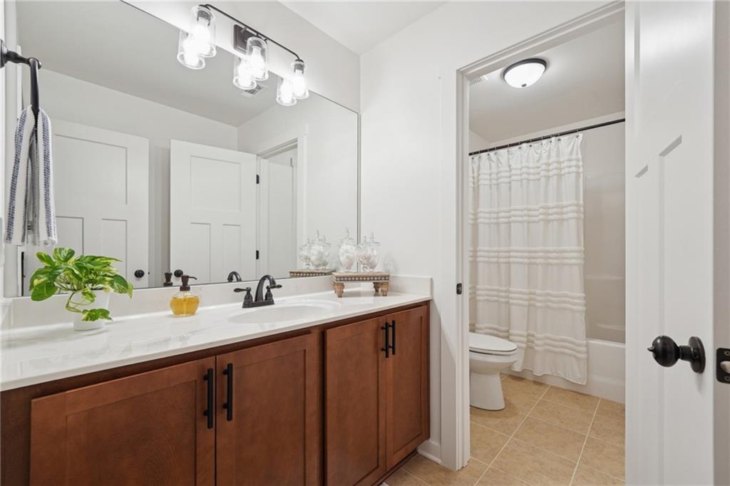 3332 Holly Glen Drive