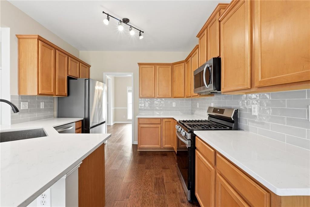 2328 Coinsborough Way