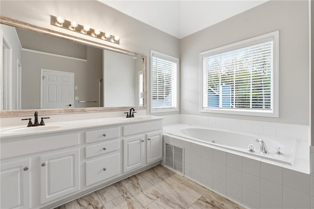 2328 Coinsborough Way