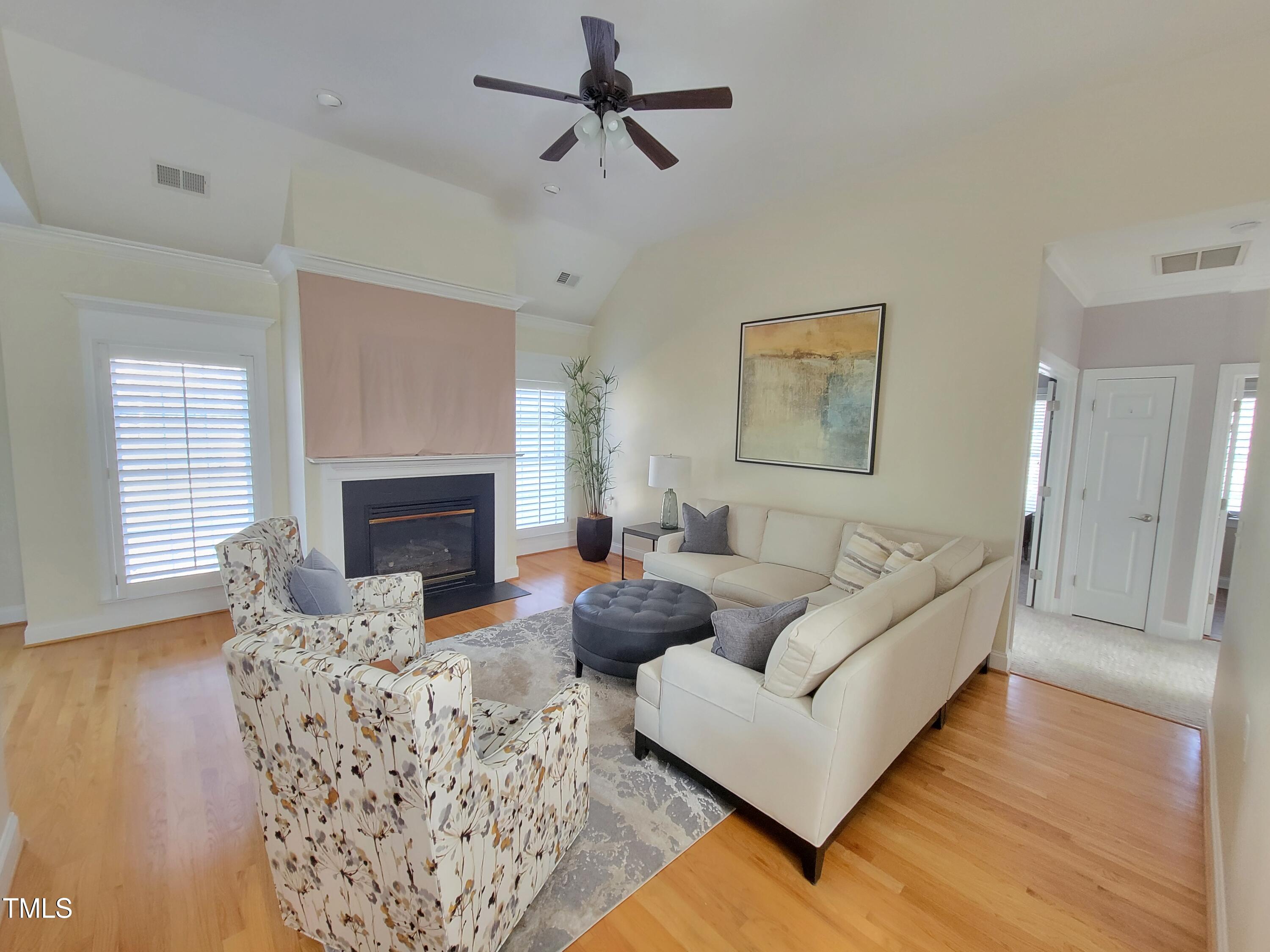 7 Hickory Drive