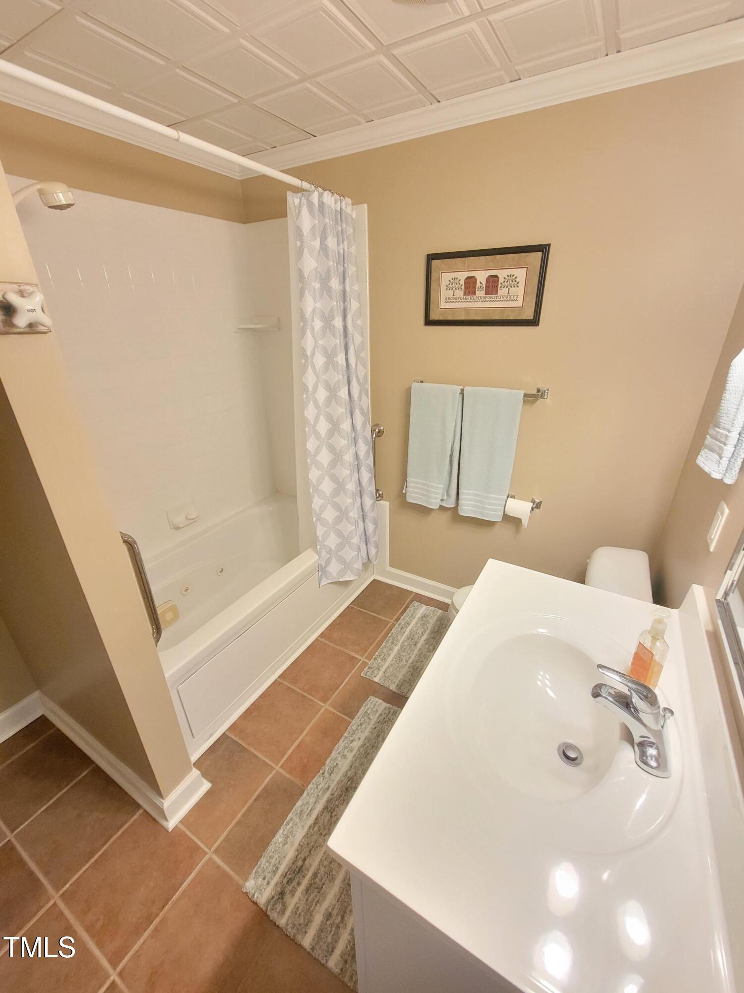 7 Hickory Drive