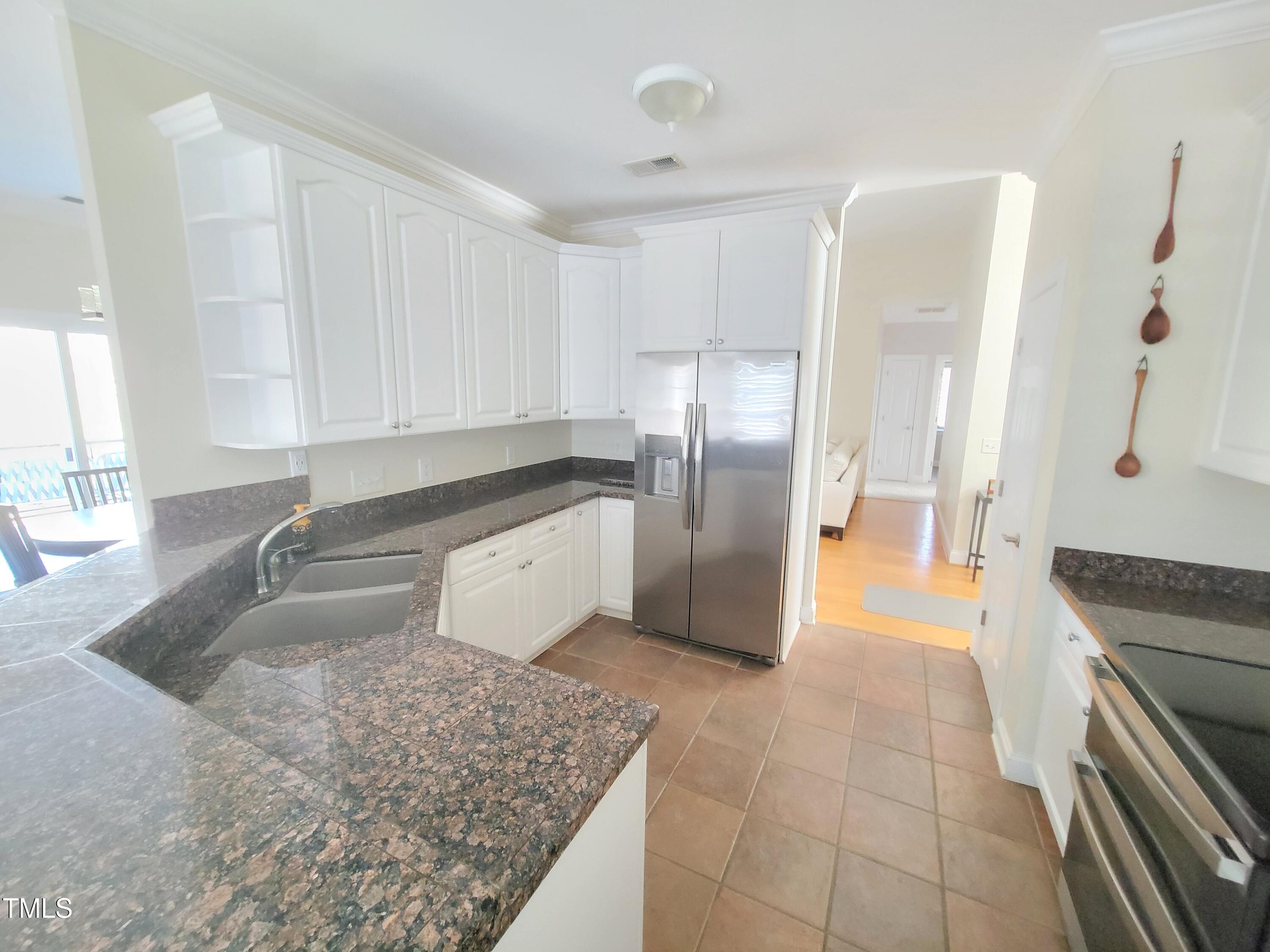 7 Hickory Drive
