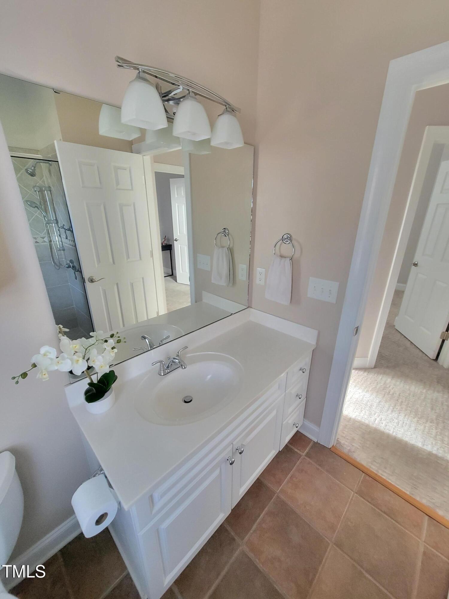 7 Hickory Drive