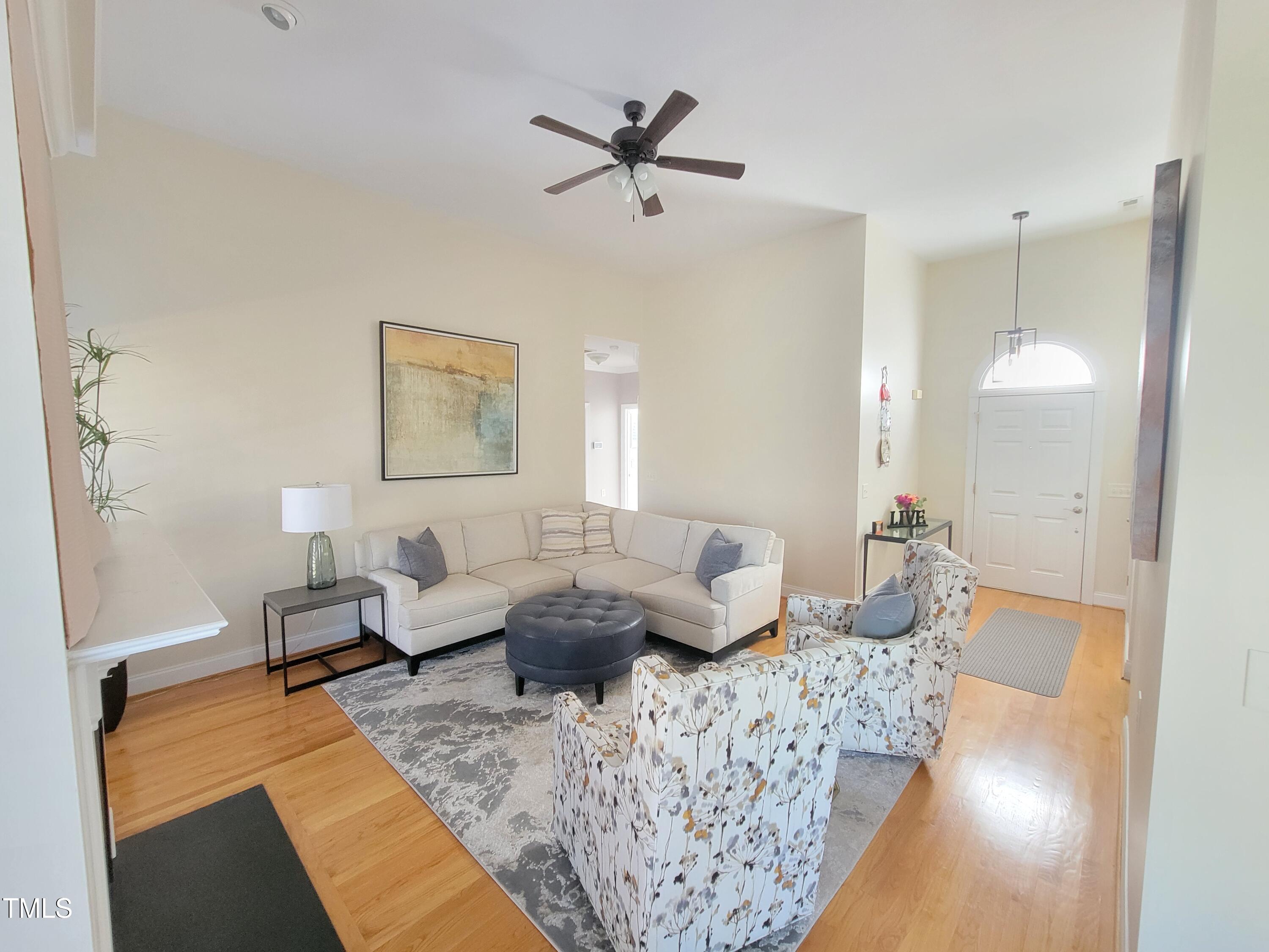 7 Hickory Drive
