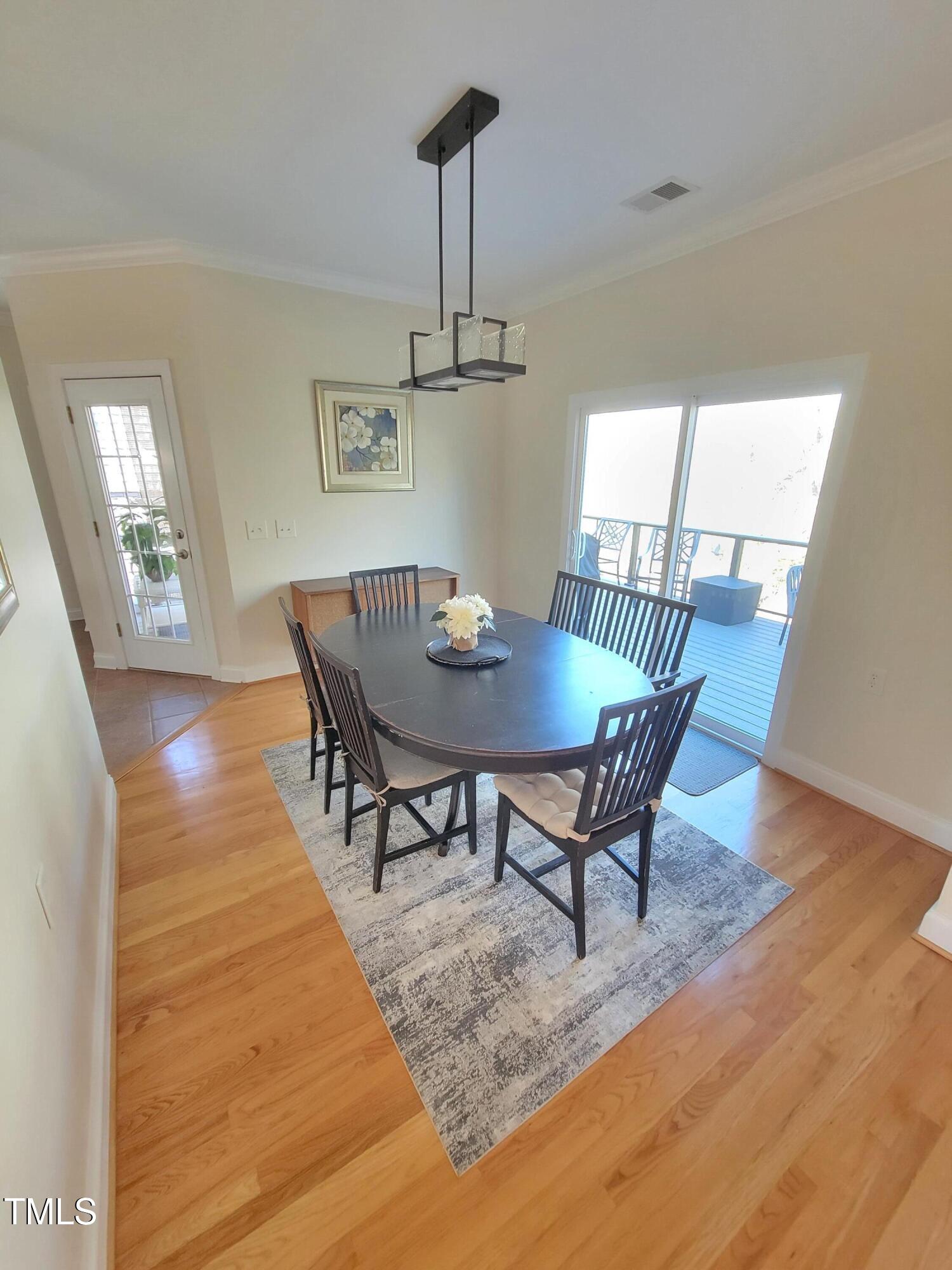 7 Hickory Drive