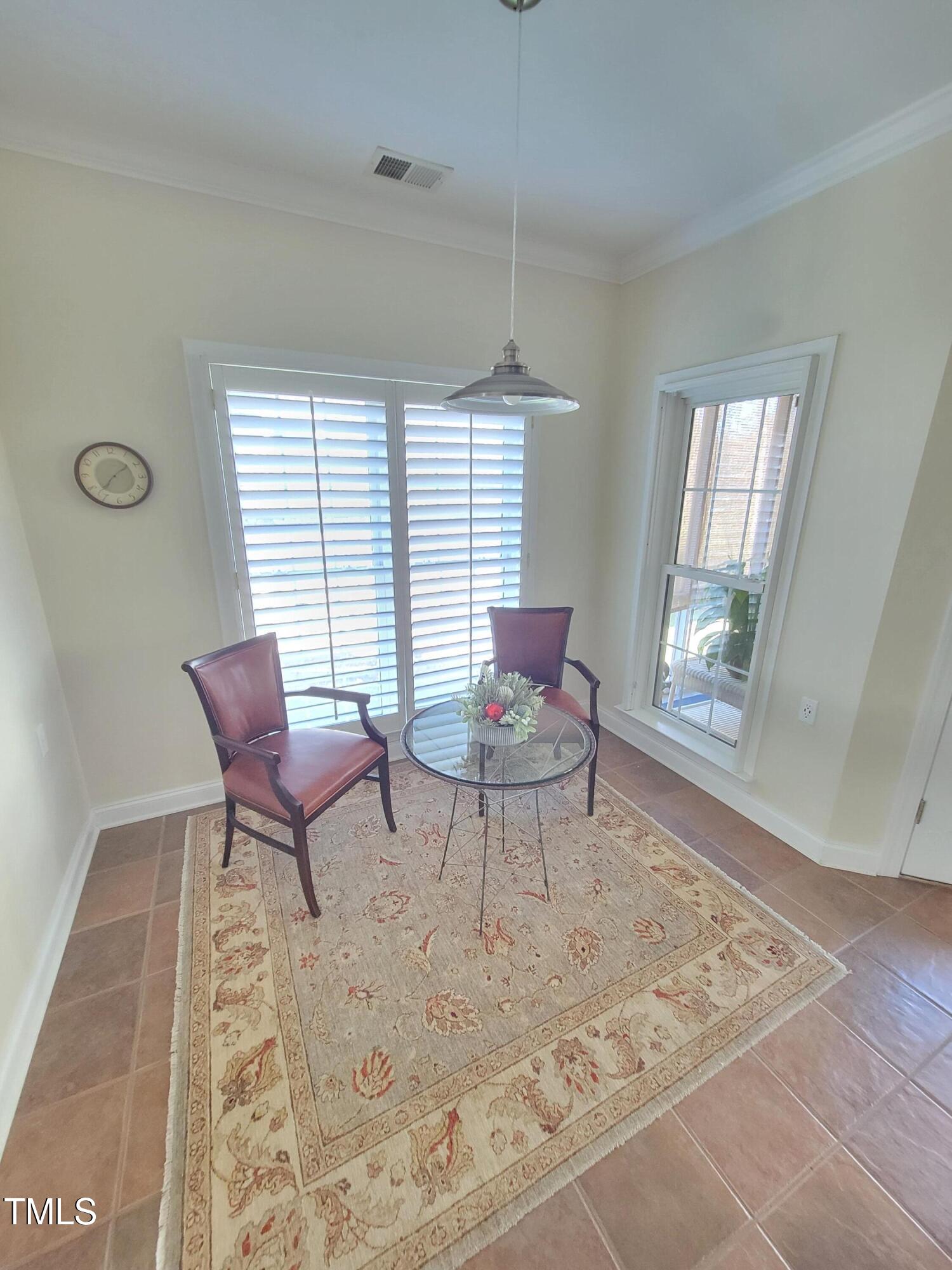 7 Hickory Drive