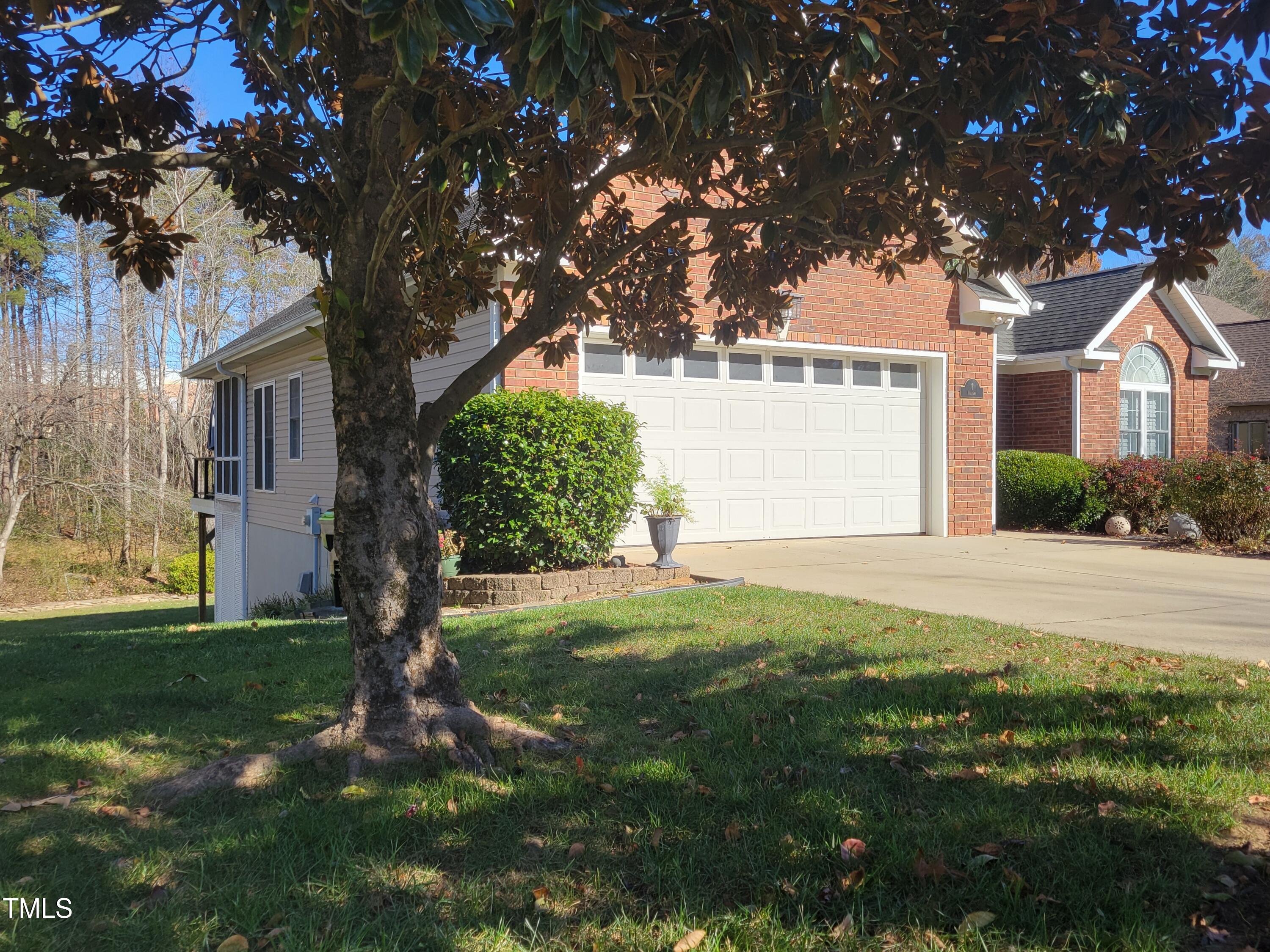 7 Hickory Drive