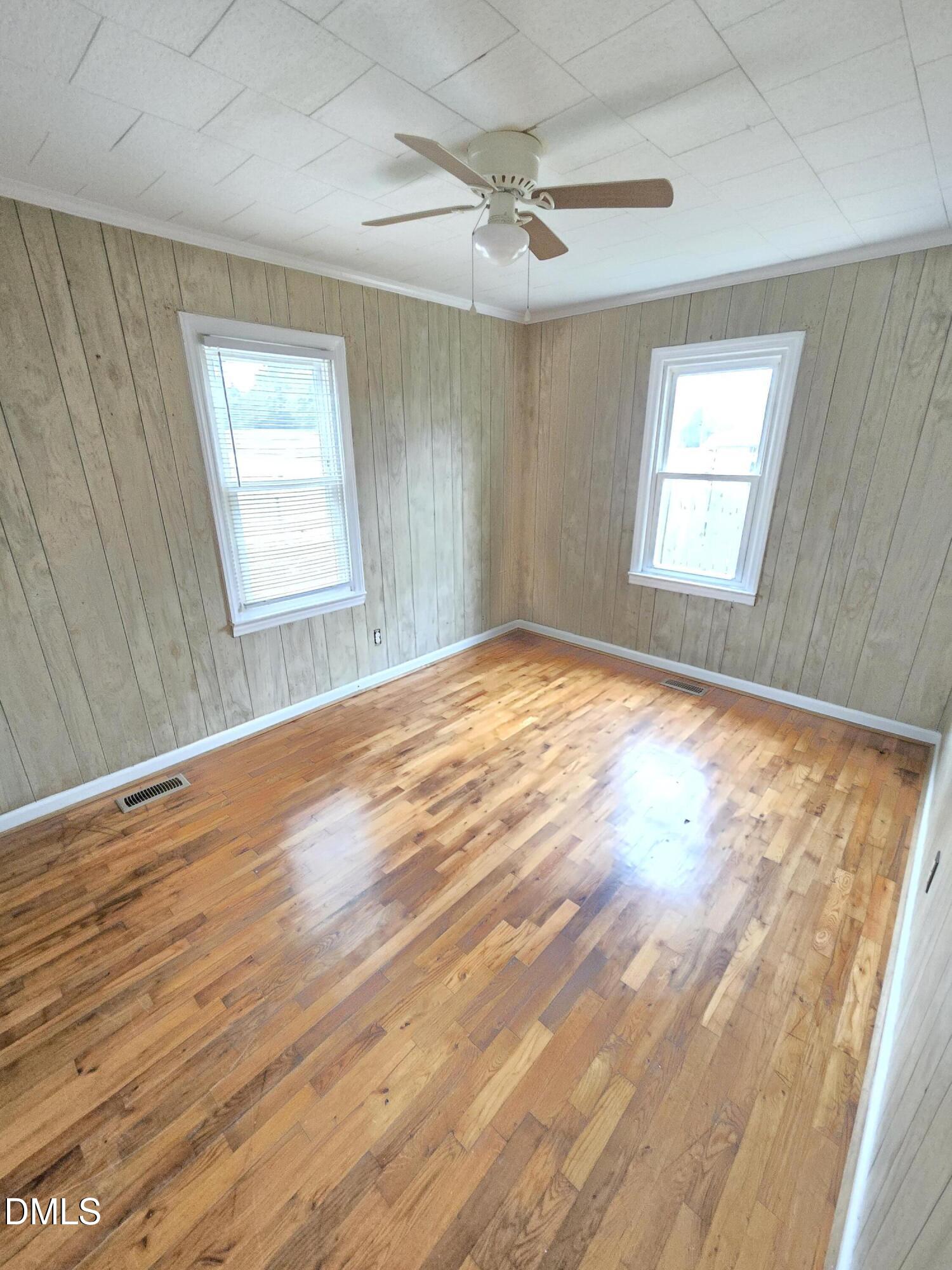 102 W Parker Street, Graham