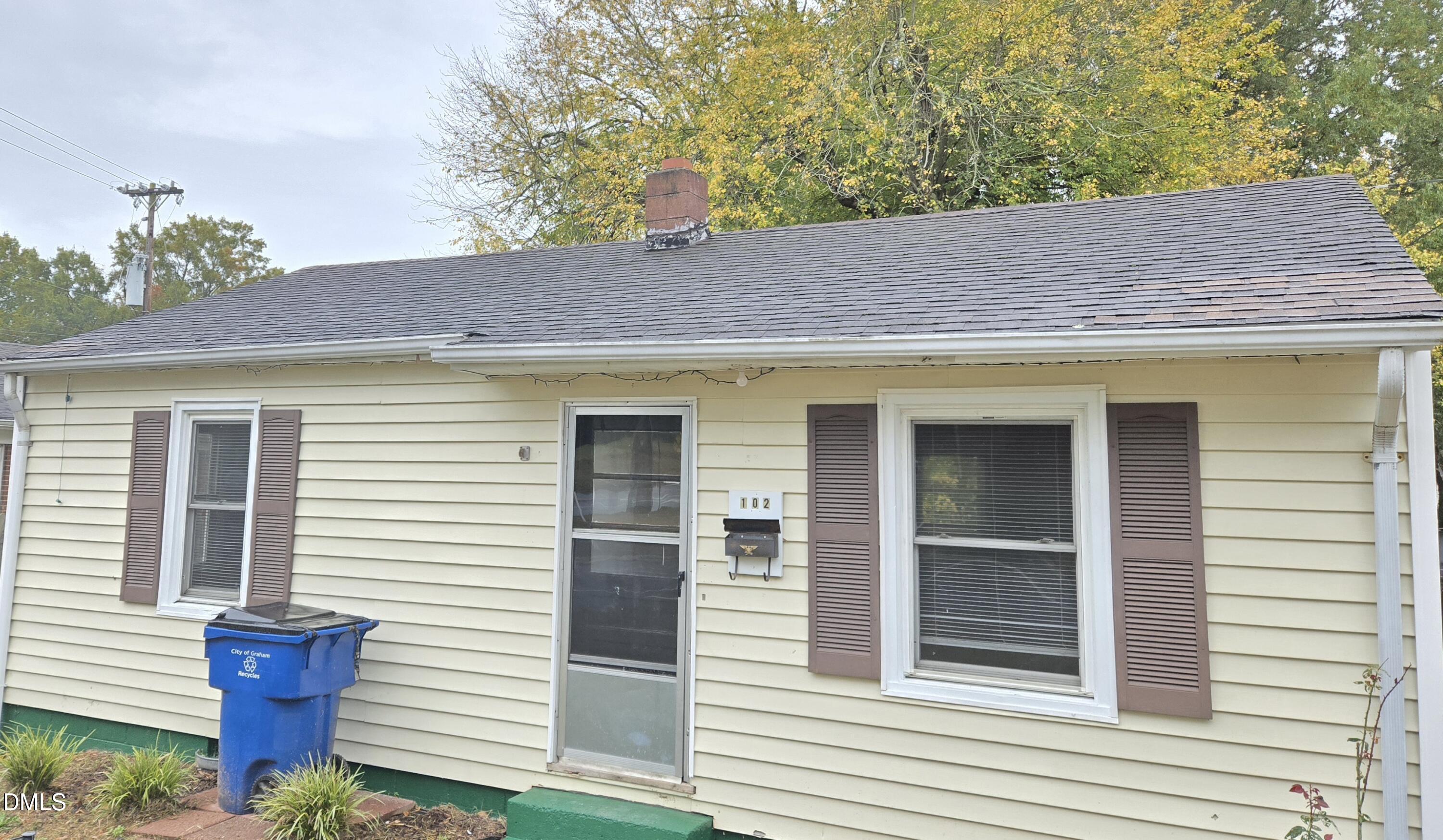 102 W Parker Street, Graham