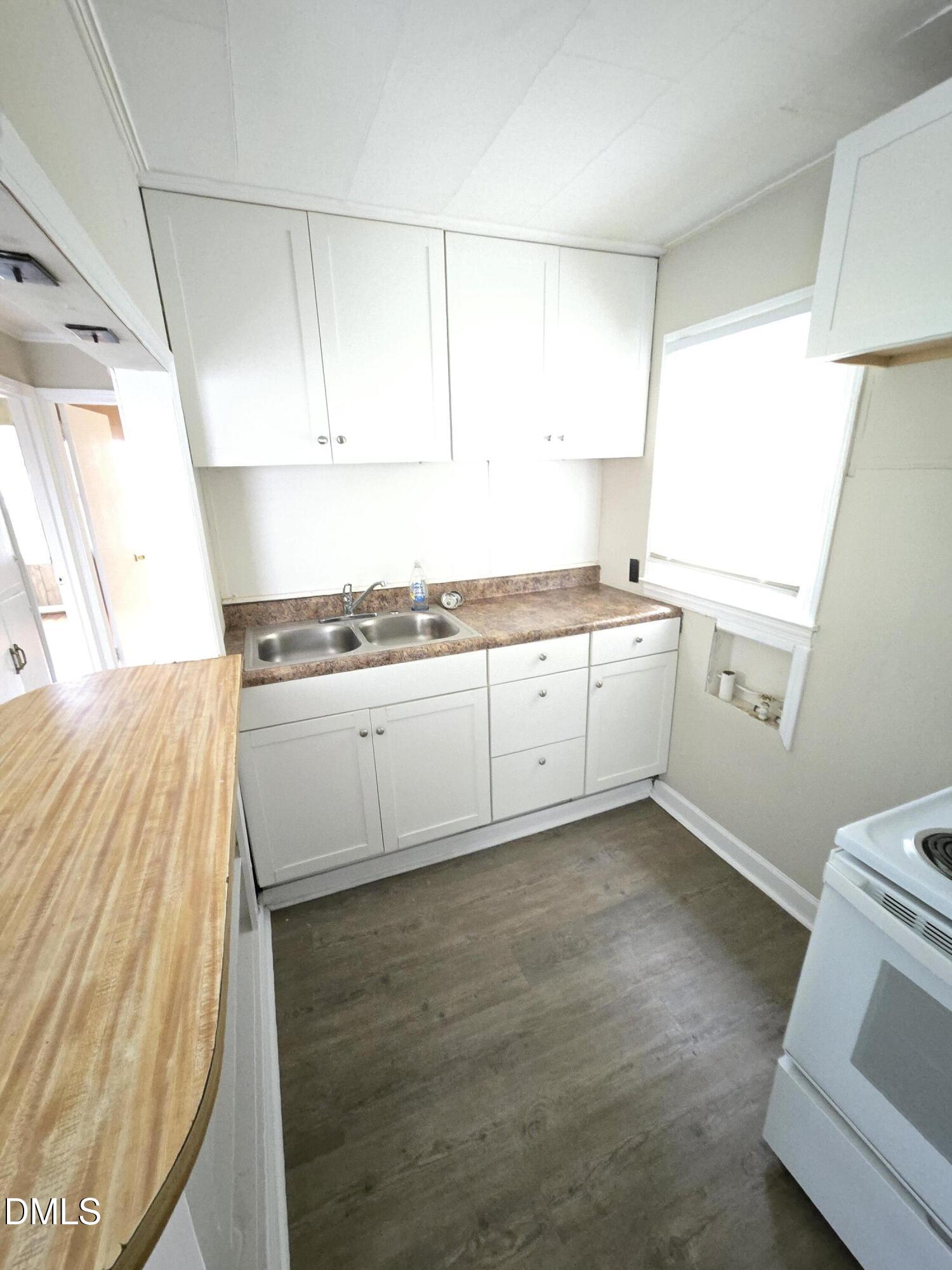 102 W Parker Street, Graham