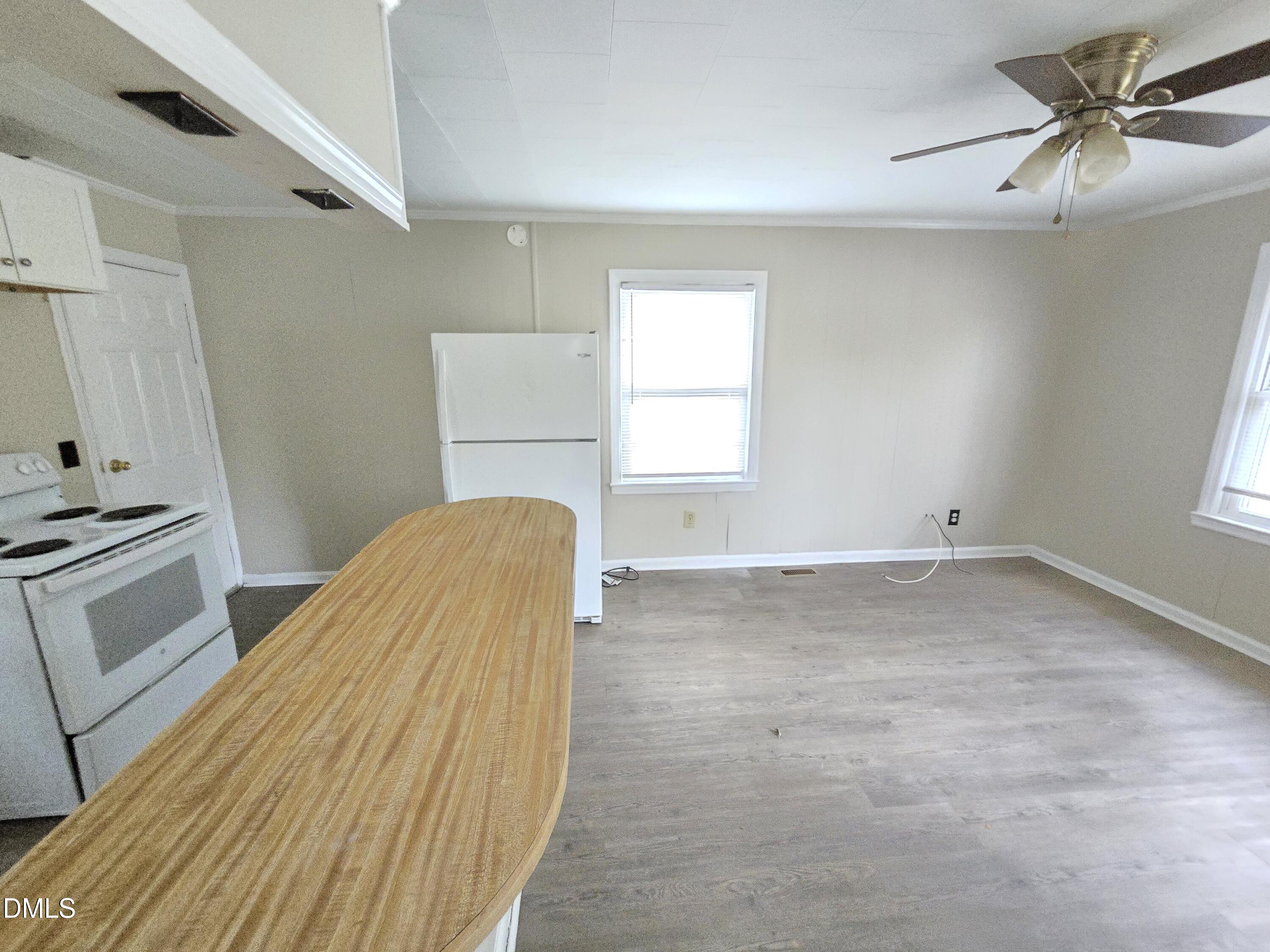 102 W Parker Street, Graham