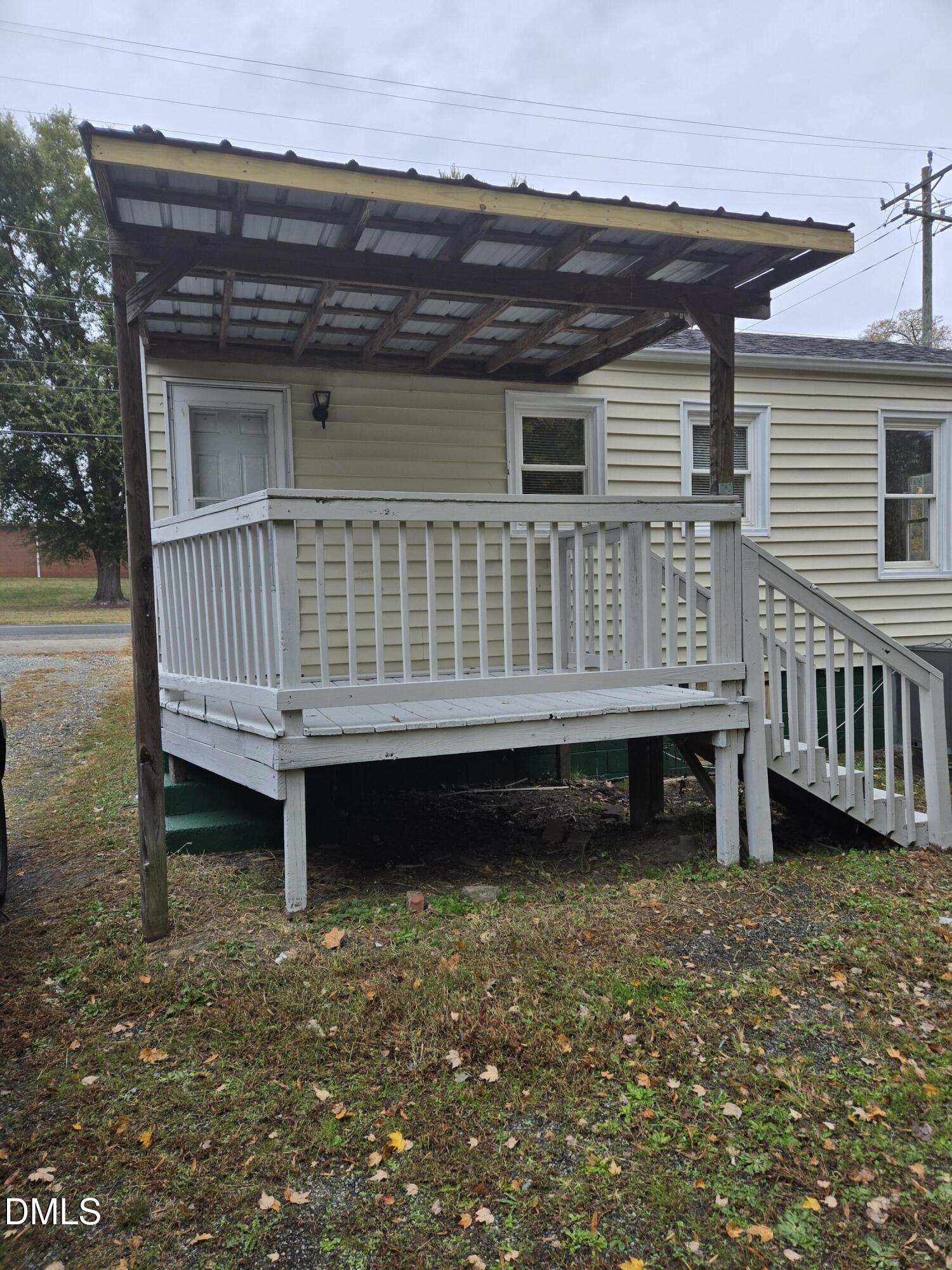 102 W Parker Street, Graham