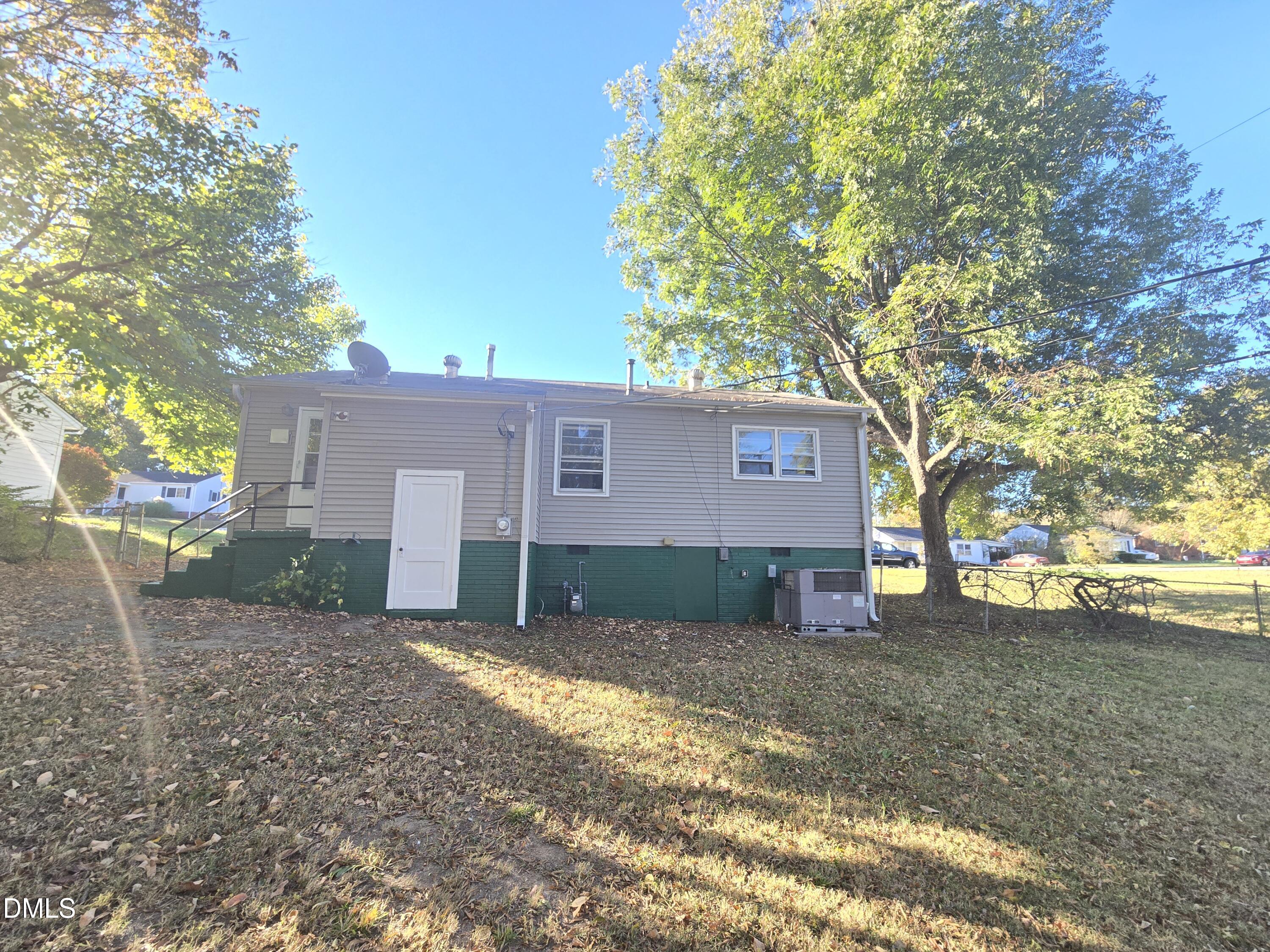 2302 Mckinney Street