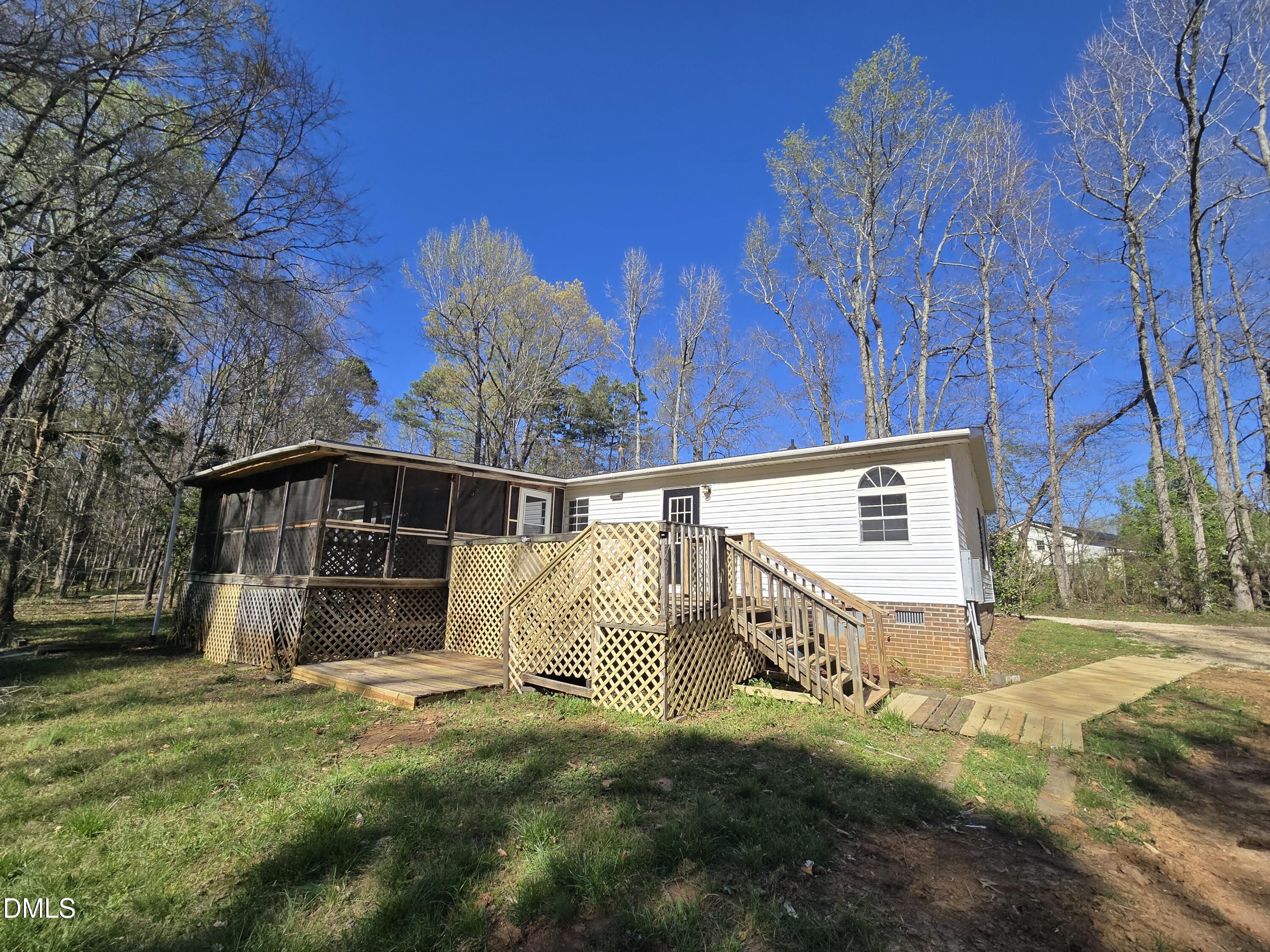 901 George Roberson Lane