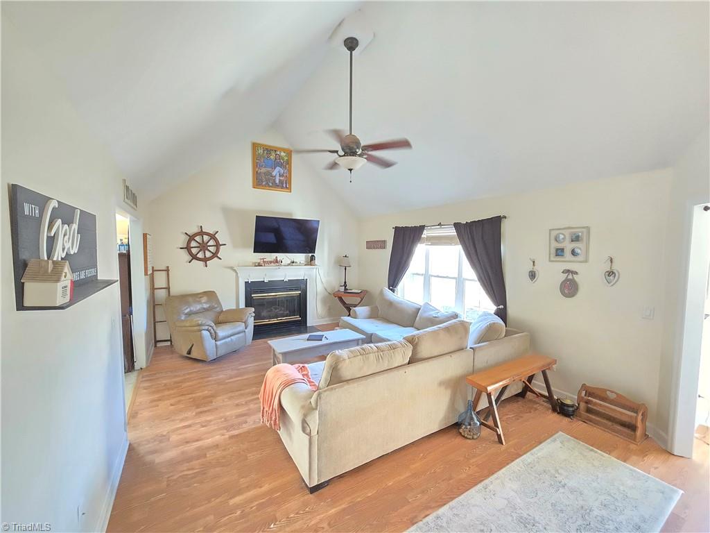 7098 Blue Springs Street