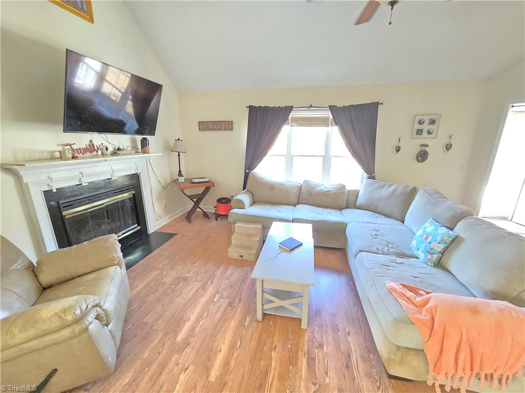 7098 Blue Springs Street